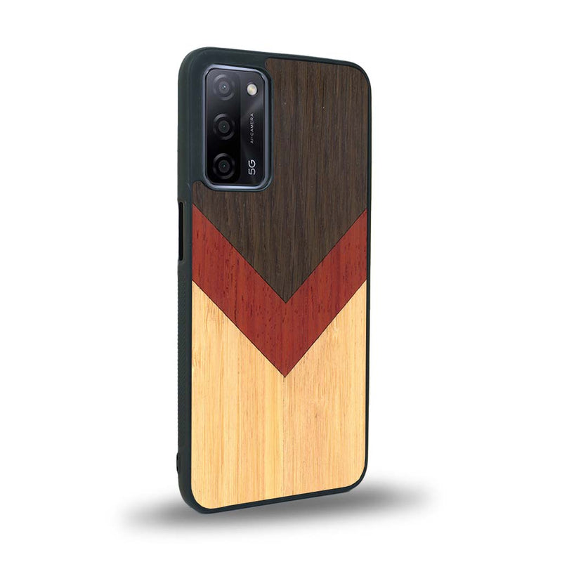 Coque de protection en bois véritable fabriquée en France pour Oppo A72 alliant du chêne fumé, du padouk et du bambou en forme de chevron sur le thème de l'art abstrait