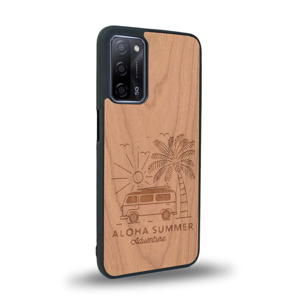 Coque de protection en bois véritable fabriquée en France pour Oppo A93 sur le thème de la plage, de l'été et vanlife.