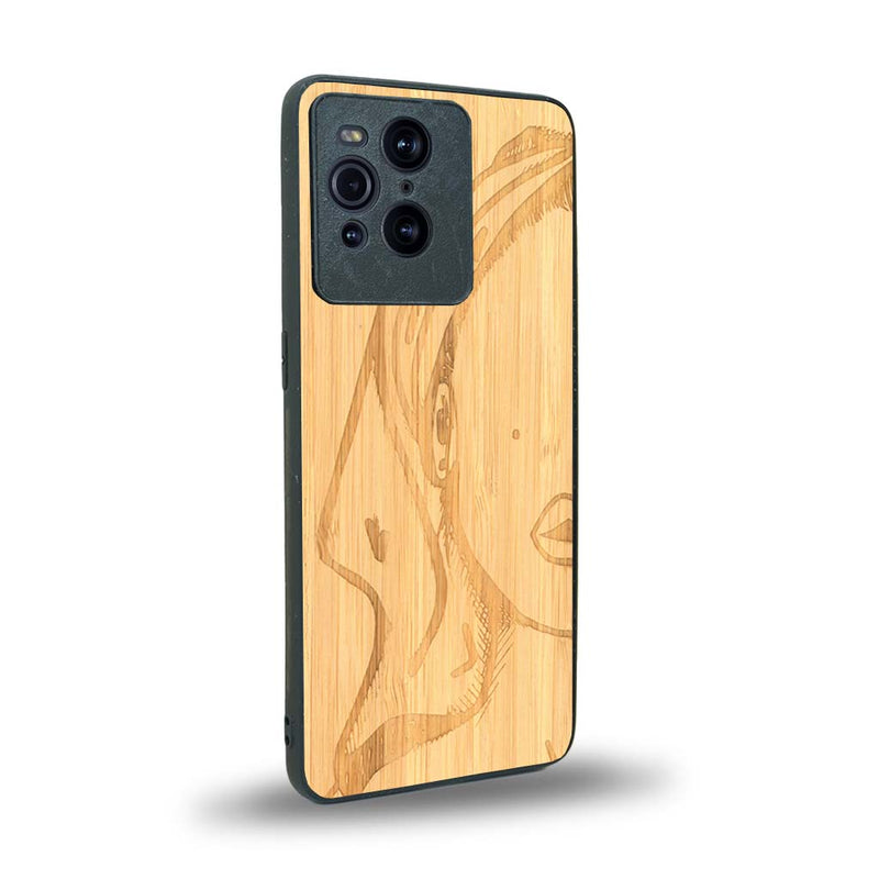 Coque de protection en bois véritable fabriquée en France pour Oppo Find X3 Pro représentant une silhouette féminine épurée de type line art en collaboration avec l'artiste Maud Dabs