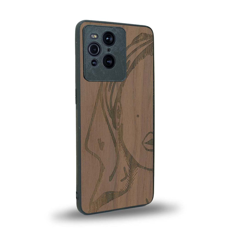 Coque de protection en bois véritable fabriquée en France pour Oppo Find X3 Pro représentant une silhouette féminine épurée de type line art en collaboration avec l'artiste Maud Dabs