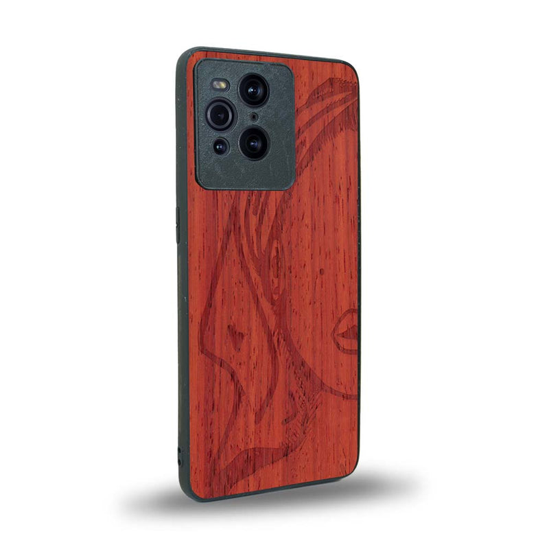 Coque de protection en bois véritable fabriquée en France pour Oppo Find X3 Pro représentant une silhouette féminine épurée de type line art en collaboration avec l'artiste Maud Dabs