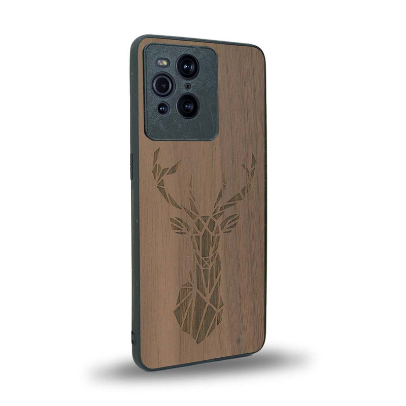 Coque de protection en bois véritable fabriquée en France pour Oppo Find X3 Pro sur le thème de la nature et des animaux représentant une tête de cerf gométrique avec un design moderne et minimaliste