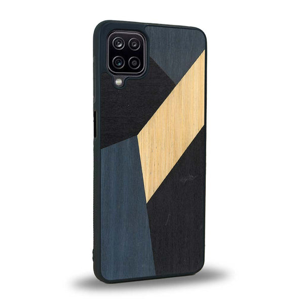 Coque de protection en bois véritable fabriquée en France pour Samsung A12 alliant du bambou, du tulipier bleu et noir en forme de mosaïque minimaliste sur le thème de l'art abstrait