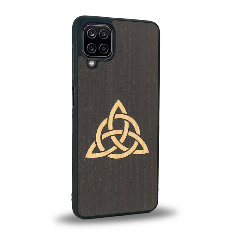 Coque de protection en bois véritable fabriquée en France pour Samsung A22 alliant du chêne fumé et du bambou représentant une triquetra