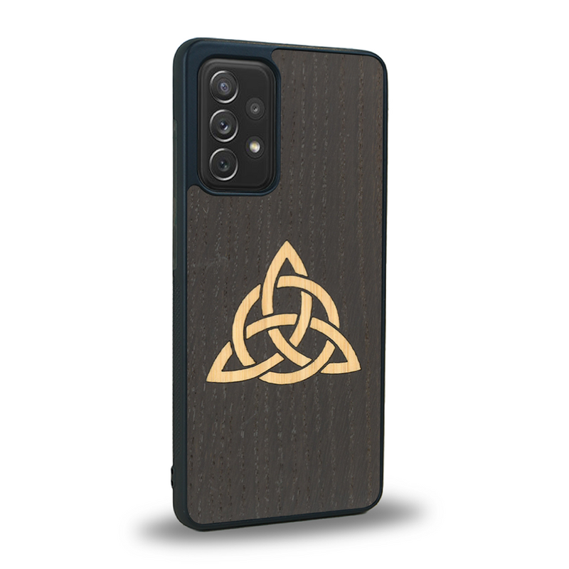 Coque de protection en bois véritable fabriquée en France pour Samsung A91 alliant du chêne fumé et du bambou représentant une triquetra