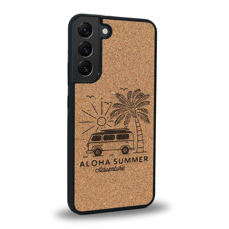 Coque de protection en bois véritable fabriquée en France pour Samsung S23FE sur le thème de la plage, de l'été et vanlife.