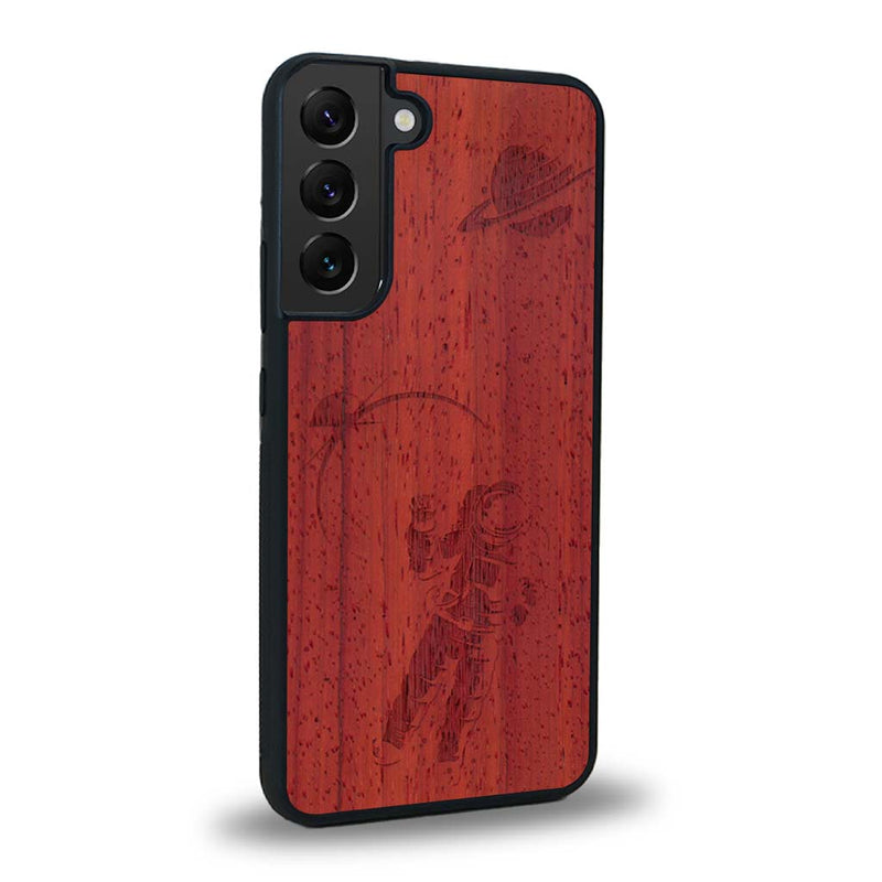 Coque de protection en bois véritable fabriquée en France pour Samsung S23+ sur le thème des astronautes