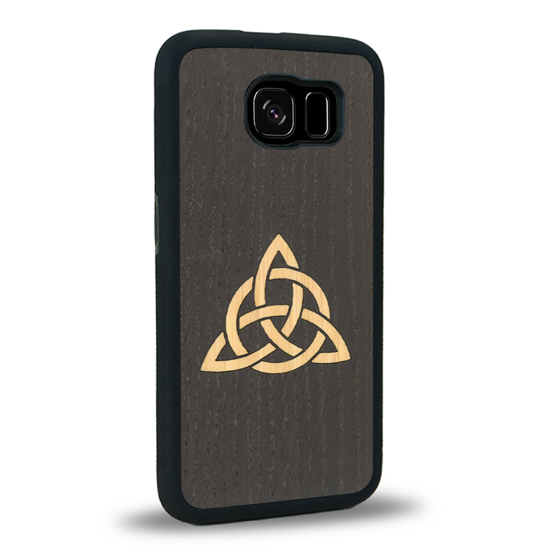 Coque de protection en bois véritable fabriquée en France pour Samsung S8 alliant du chêne fumé et du bambou représentant une triquetra