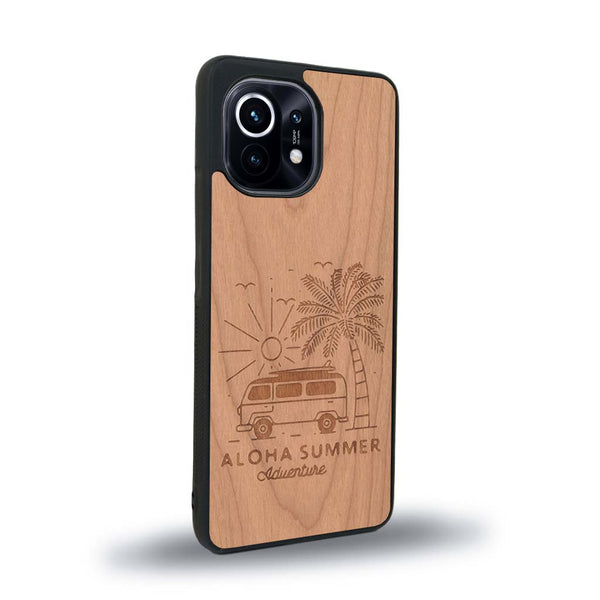 Coque de protection en bois véritable fabriquée en France pour Xiaomi Mi 11 sur le thème de la plage, de l'été et vanlife.