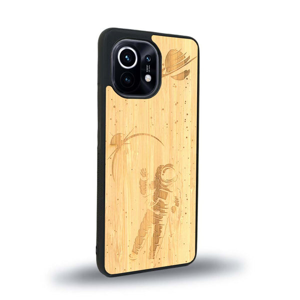 Coque de protection en bois véritable fabriquée en France pour Xiaomi Mi 11 sur le thème des astronautes