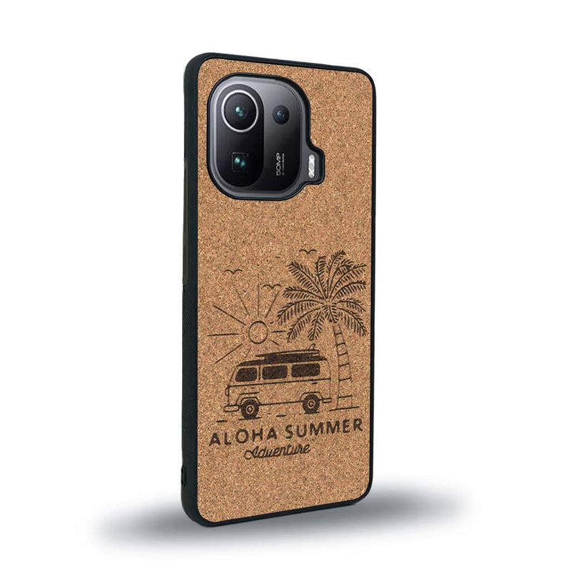 Coque de protection en bois véritable fabriquée en France pour Xiaomi Mi 11 Ultra sur le thème de la plage, de l'été et vanlife.