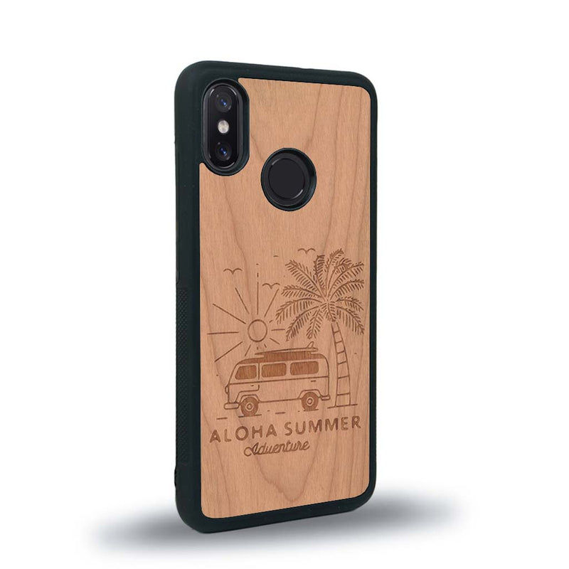 Coque de protection en bois véritable fabriquée en France pour Xiaomi Mi 8 sur le thème de la plage, de l'été et vanlife.