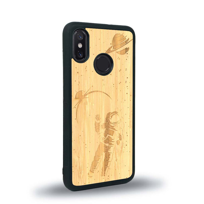 Coque de protection en bois véritable fabriquée en France pour Xiaomi Mi 8 sur le thème des astronautes