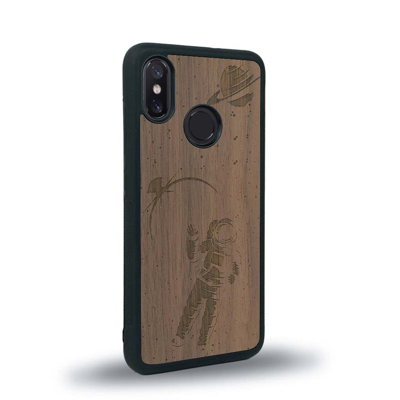 Coque de protection en bois véritable fabriquée en France pour Xiaomi Mi 8 sur le thème des astronautes