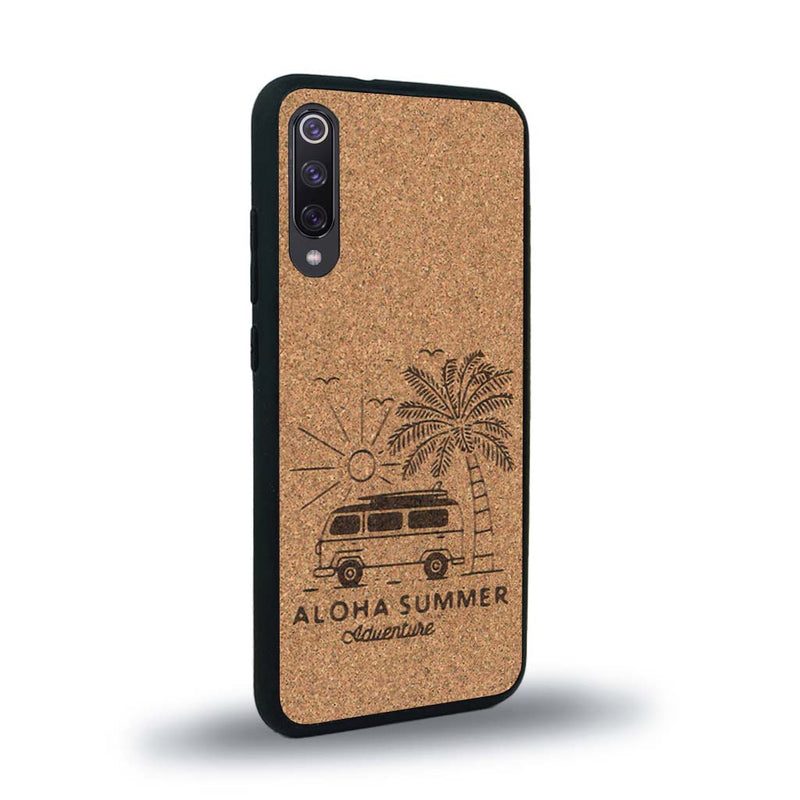 Coque de protection en bois véritable fabriquée en France pour Xiaomi Mi A3 sur le thème de la plage, de l'été et vanlife.