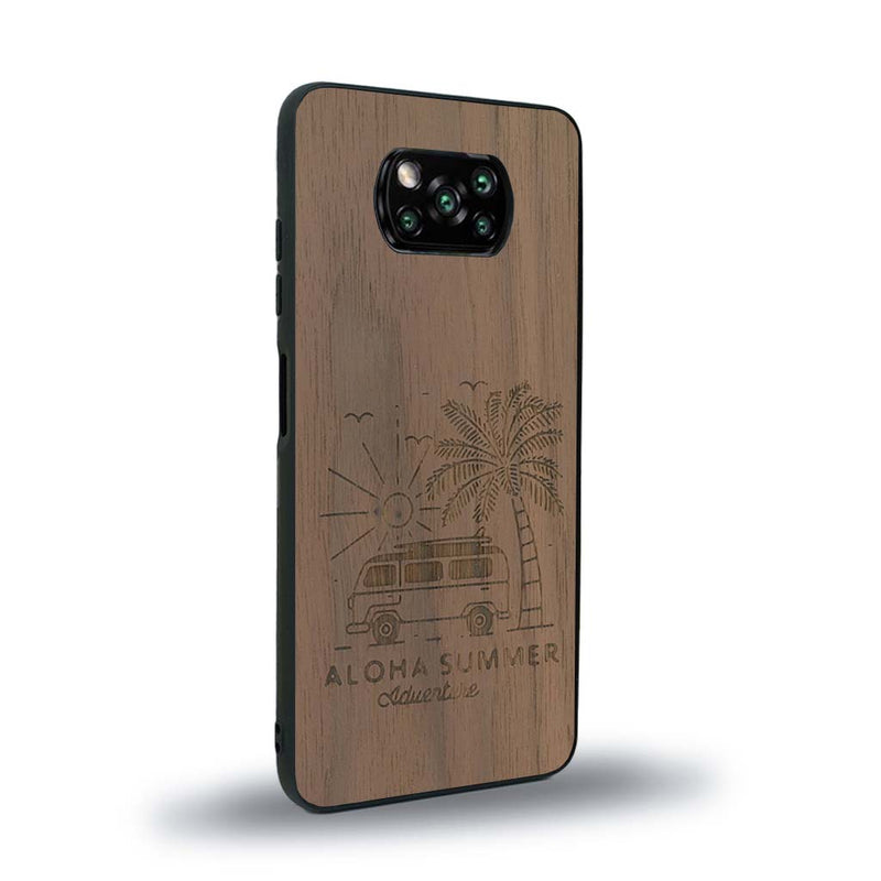 Coque de protection en bois véritable fabriquée en France pour Xiaomi Poco X3 Nfc sur le thème de la plage, de l'été et vanlife.