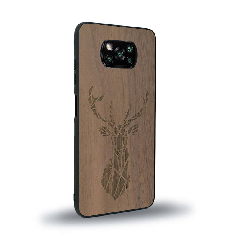 Coque de protection en bois véritable fabriquée en France pour Xiaomi Poco X3 Nfc sur le thème de la nature et des animaux représentant une tête de cerf gométrique avec un design moderne et minimaliste