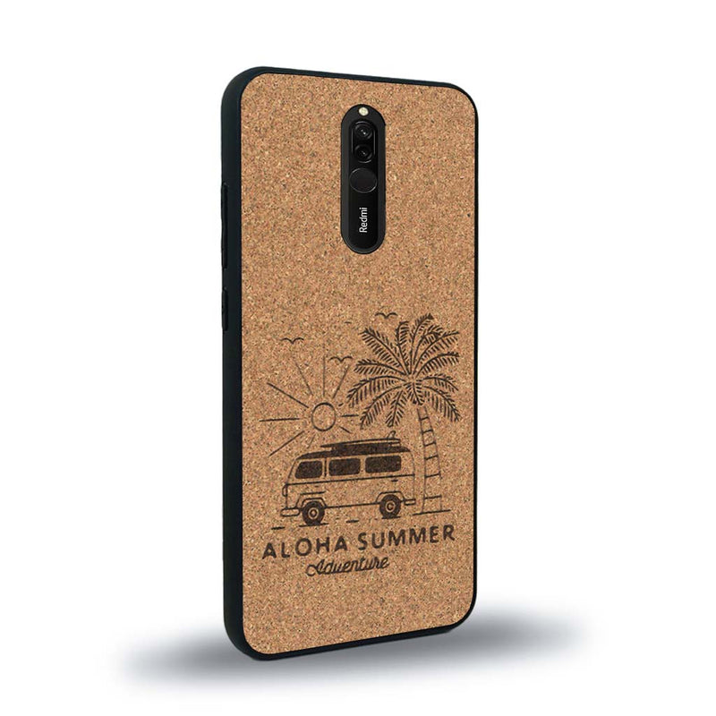 Coque de protection en bois véritable fabriquée en France pour Xiaomi Redmi 8 sur le thème de la plage, de l'été et vanlife.