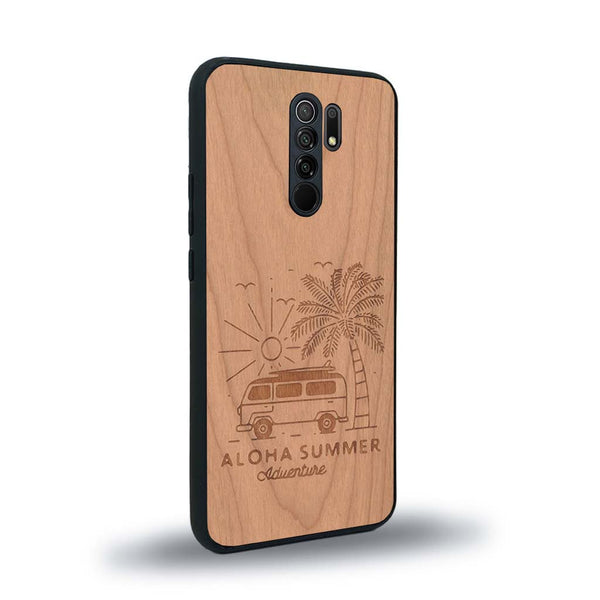 Coque de protection en bois véritable fabriquée en France pour Xiaomi Redmi 9 sur le thème de la plage, de l'été et vanlife.