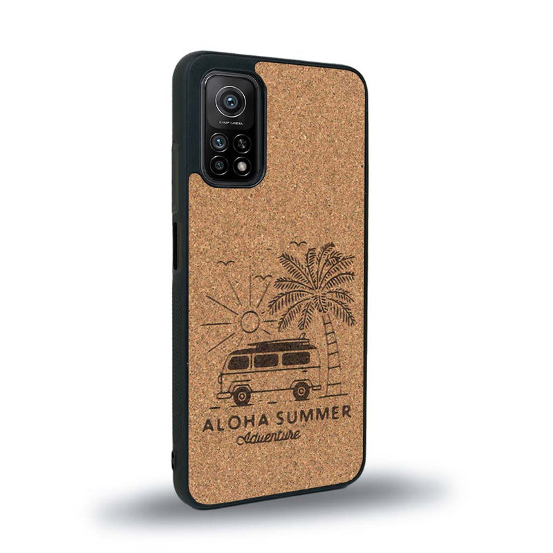 Coque de protection en bois véritable fabriquée en France pour Xiaomi Redmi 9T sur le thème de la plage, de l'été et vanlife.