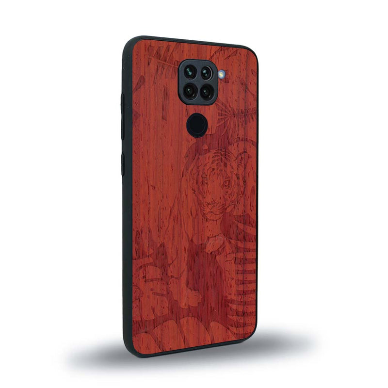 Coque de protection en bois véritable fabriquée en France pour Xiaomi Redmi Note 9 sur le thème de la nature et des animaux représentant un tigre dans la jungle entre des fougères